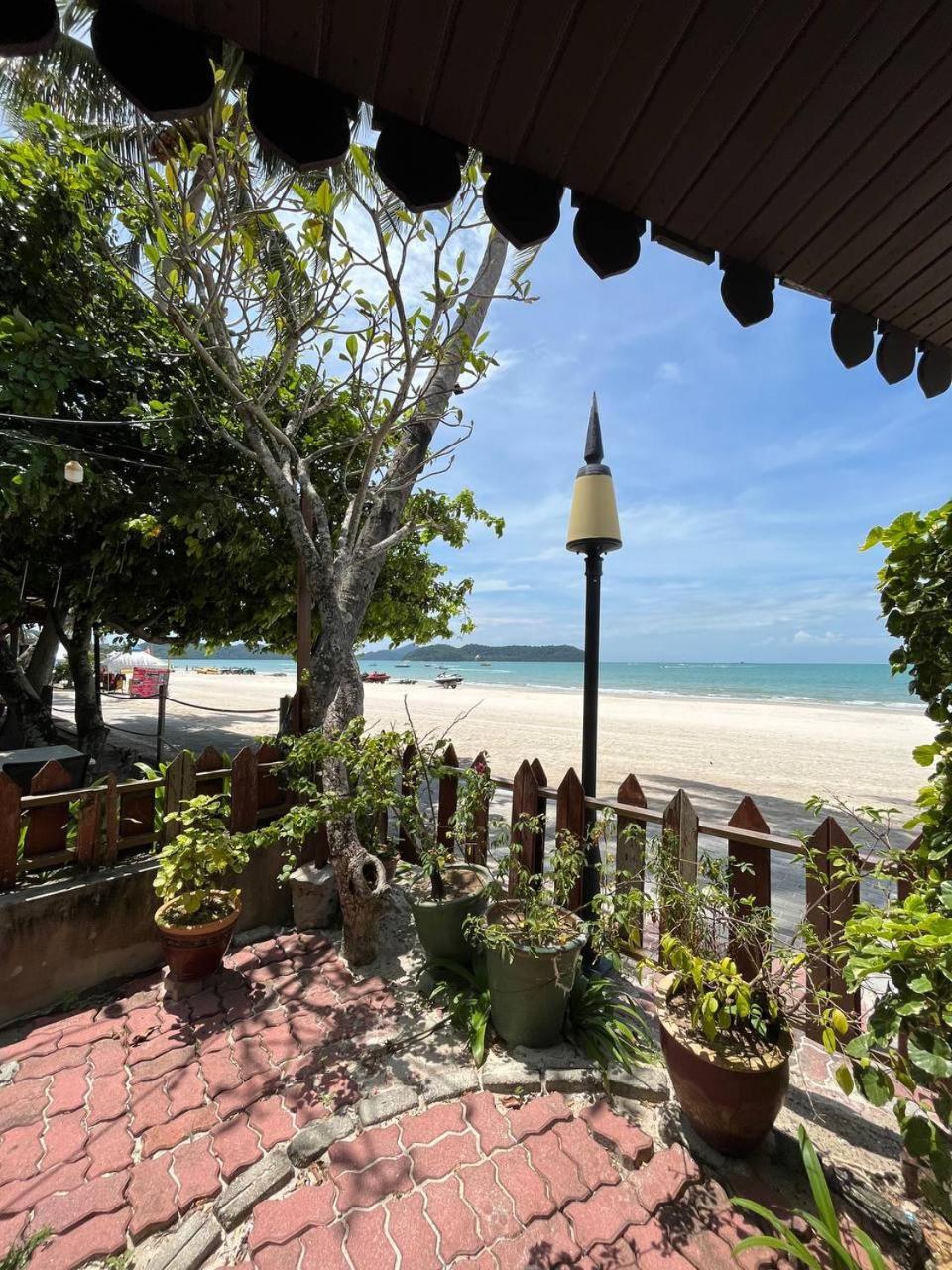 Sandy Beach Resort By Casa Loma Pantai Cenang  Eksteriør billede